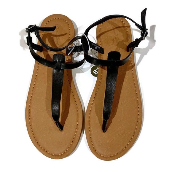 Universal Thread Shoes - NWT Universal Thread Black Sandals Size 8.5